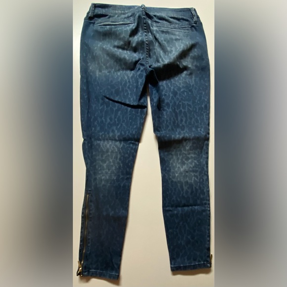 NEW! Women’s bebe Blue Leopard Print Zip Skinny Jeans - Picture 7 of 9